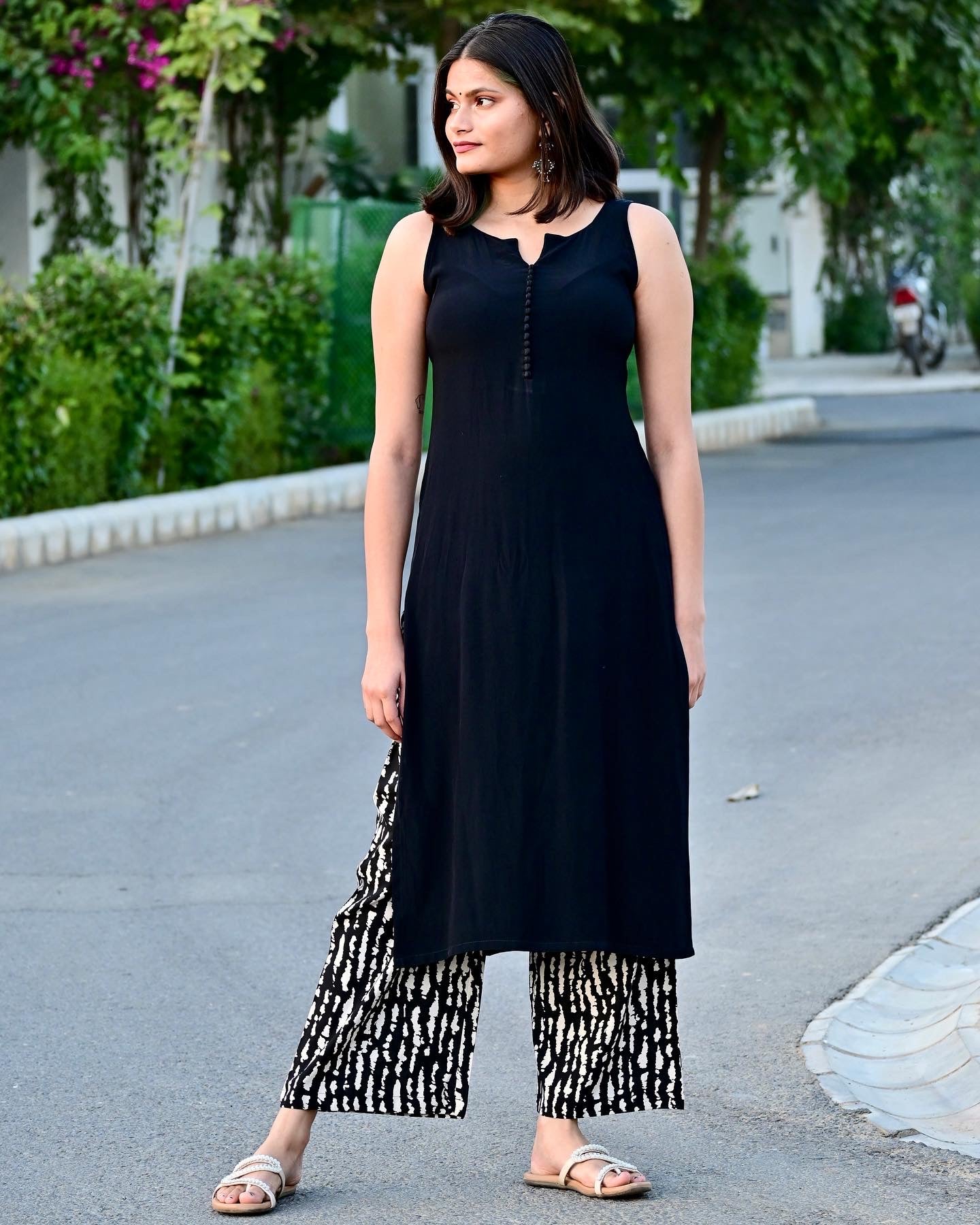 Solid Black Sleeveless Kurta (Only Kurta)