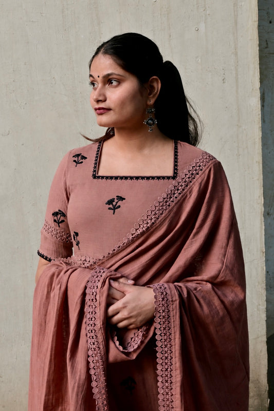 Blush Affair High Slit Set