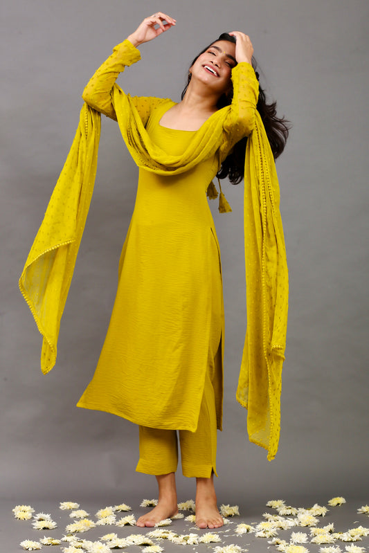 Lemon green full sleeves kurta pants & dupatta (Set of 3)