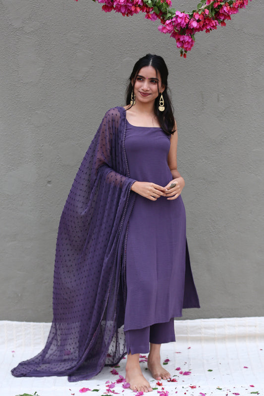 Muted lilac sleeveless kurta pants and dupatta (Set of 3)