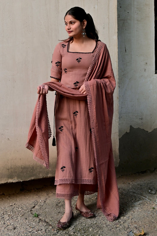 Blush Affair High Slit Set