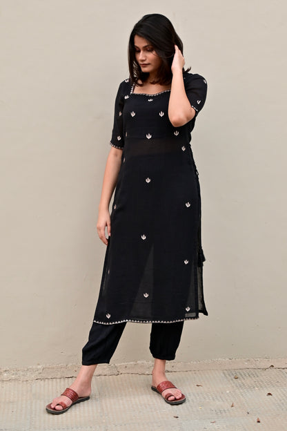 Black Cactus Embroidered High Slit Kurta Set