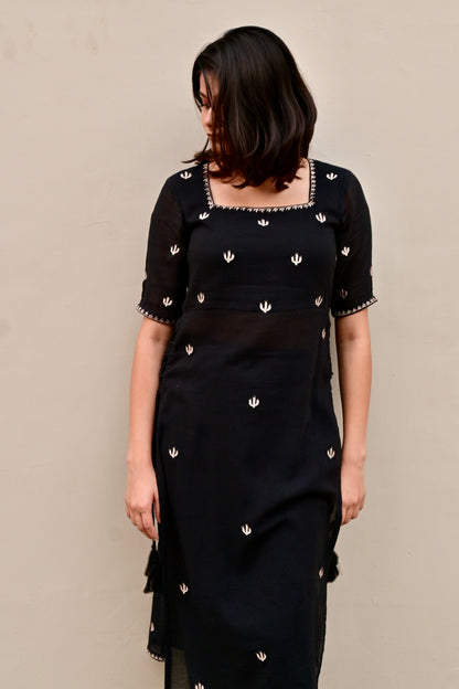 Black Cactus Embroidered High Slit Kurta Set
