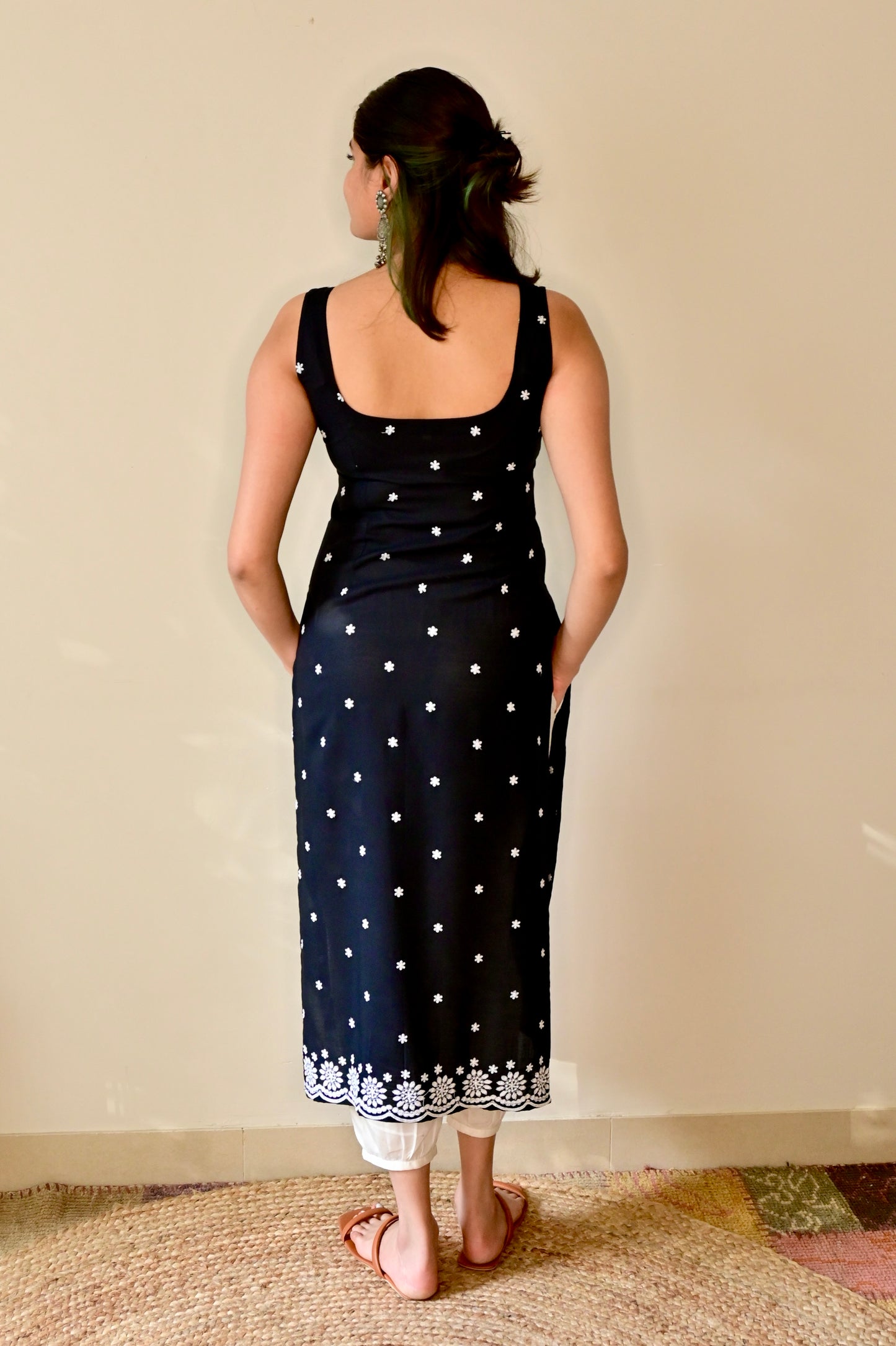 Black Floral Embroidered Sleeveless Kurta Set