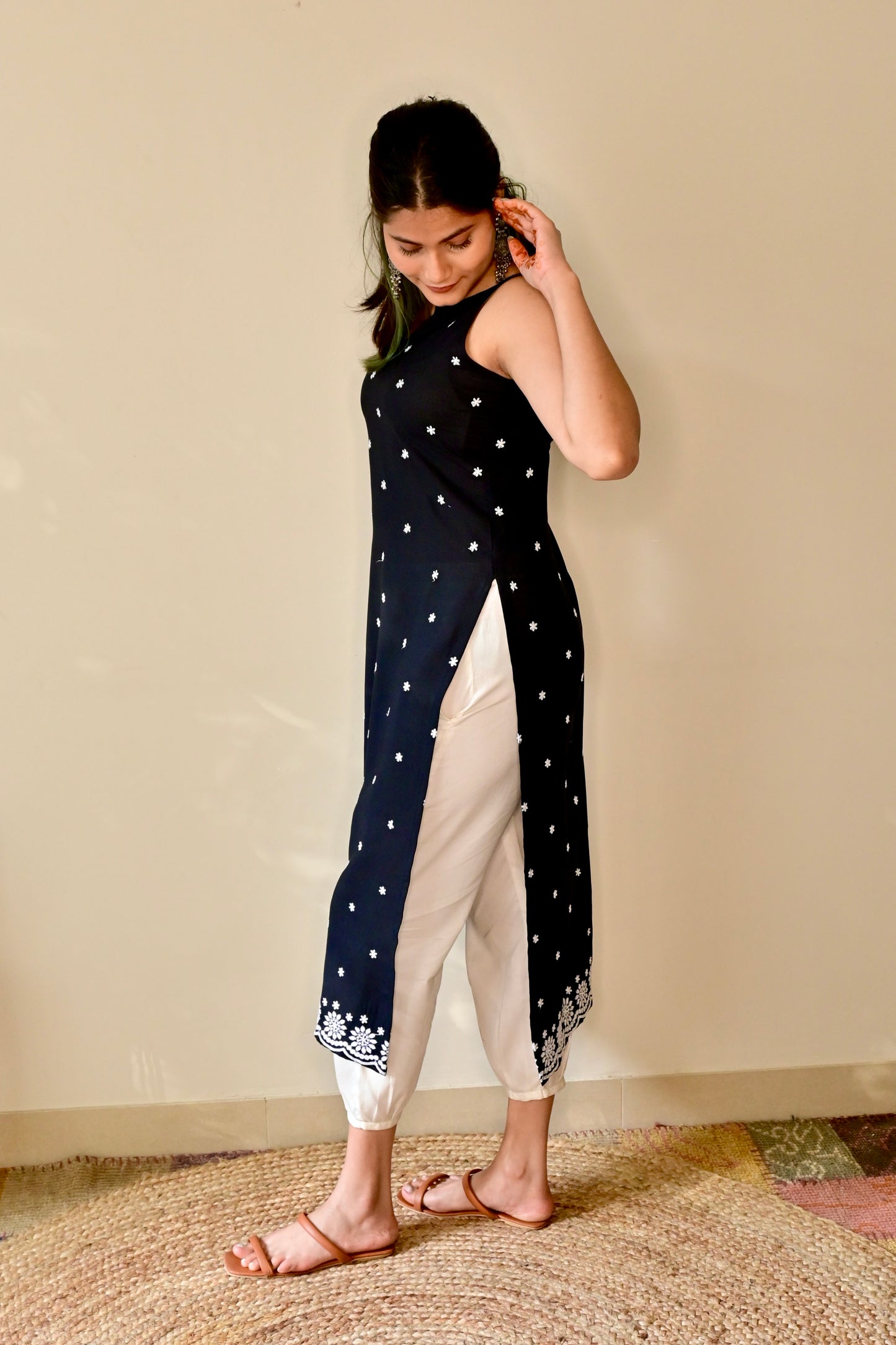 Black Floral Embroidered Sleeveless Kurta Set