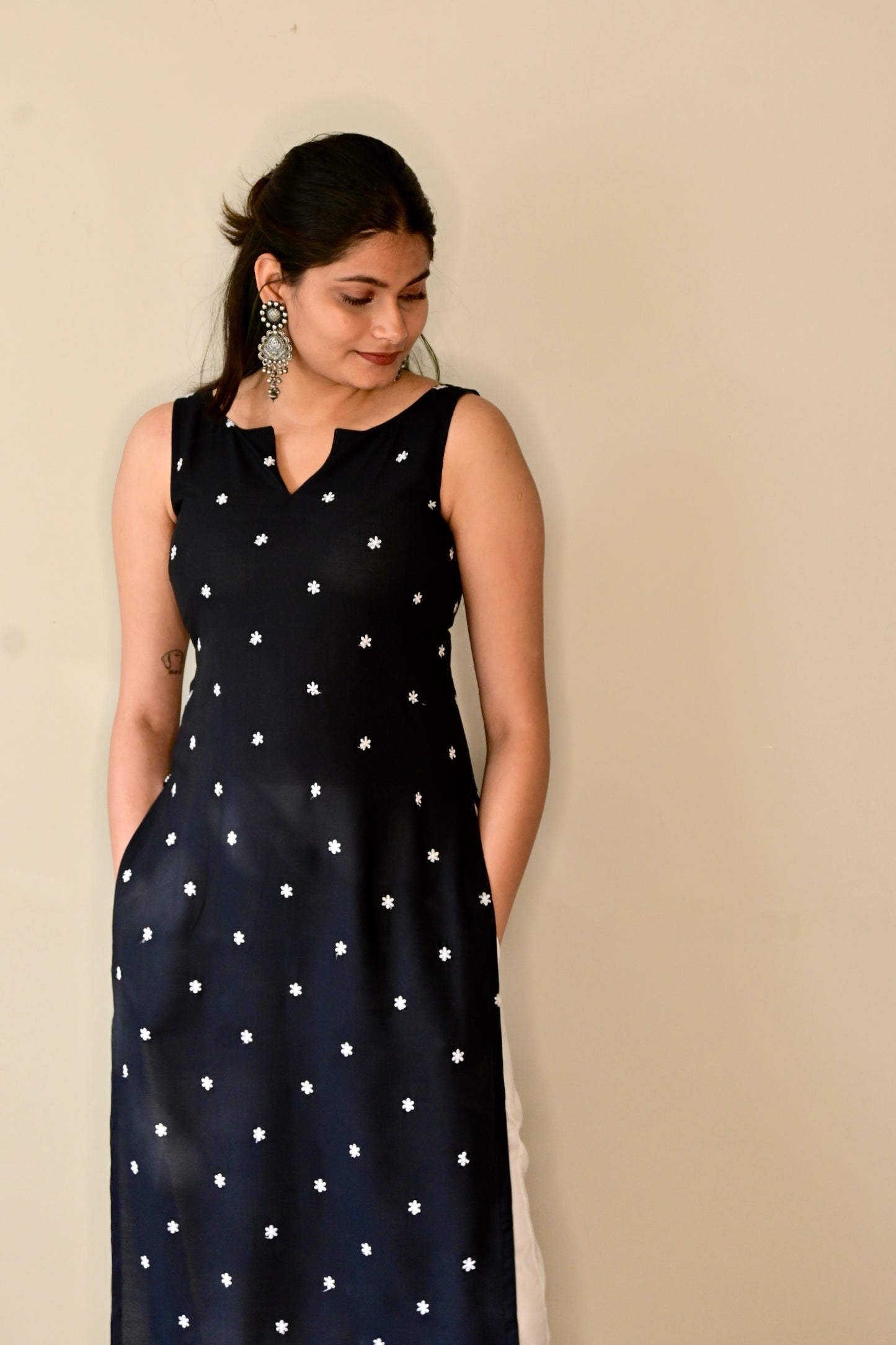 Black Floral Embroidered Sleeveless Kurta Set