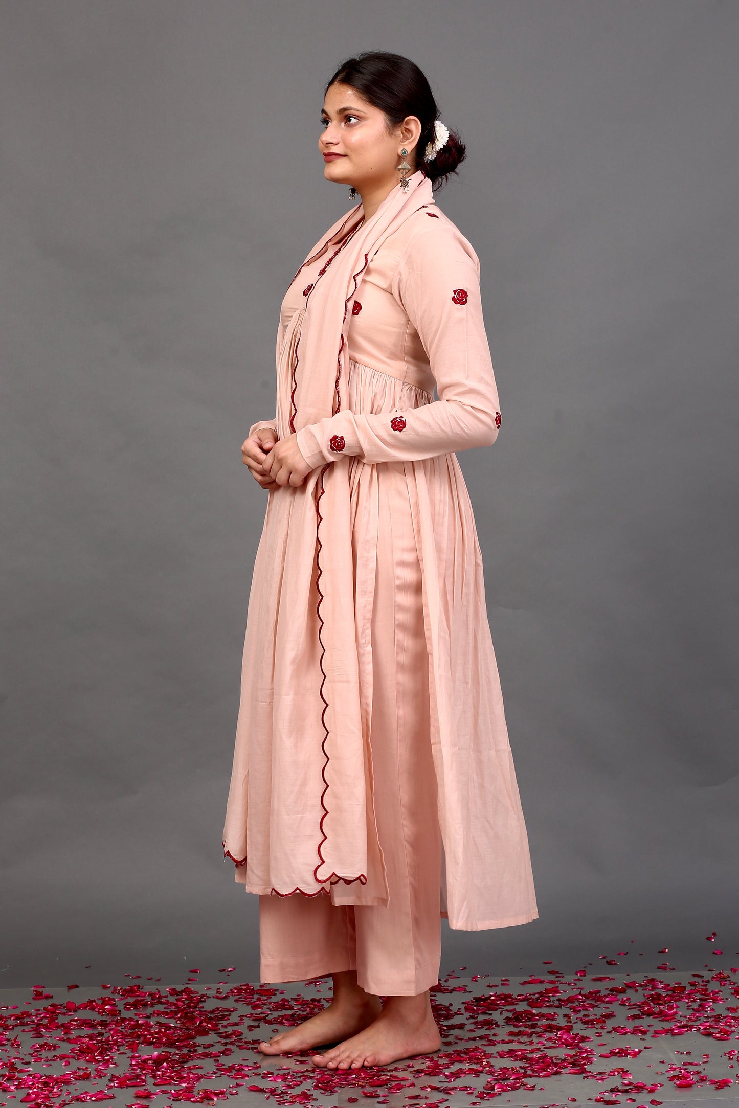 Peachy nude rose set