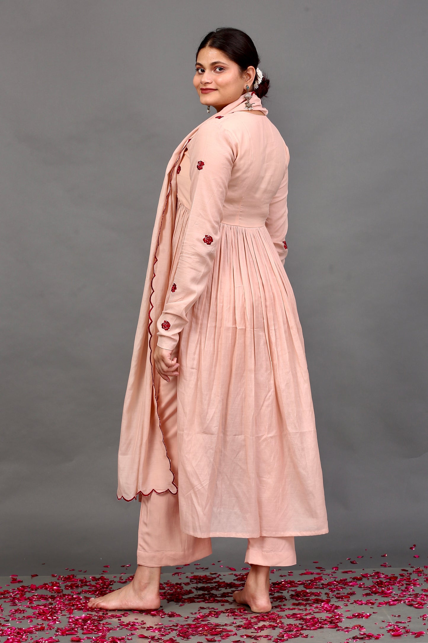 Peachy nude rose set