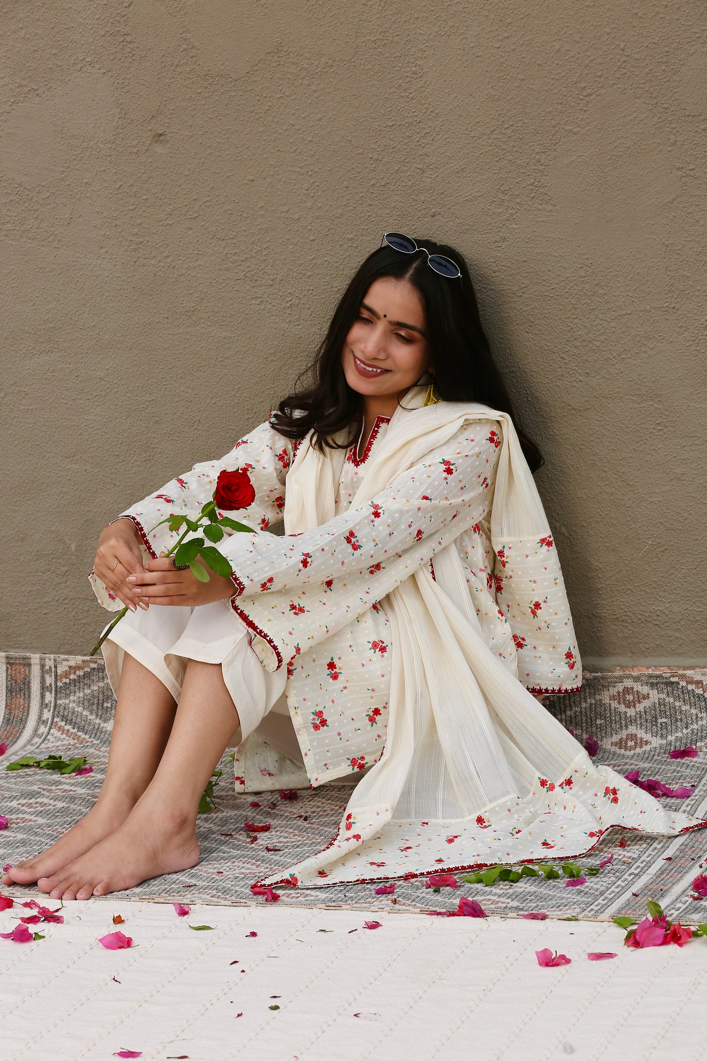 Off white & red printed short kurta, palazzo pants & dupatta (Set of 3)