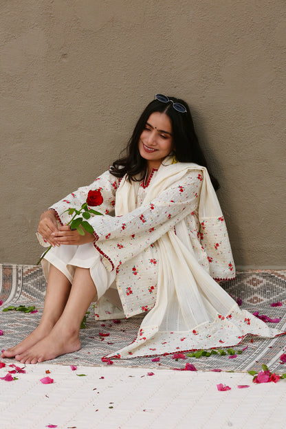 Off white & red printed short kurta, palazzo pants & dupatta (Set of 3)