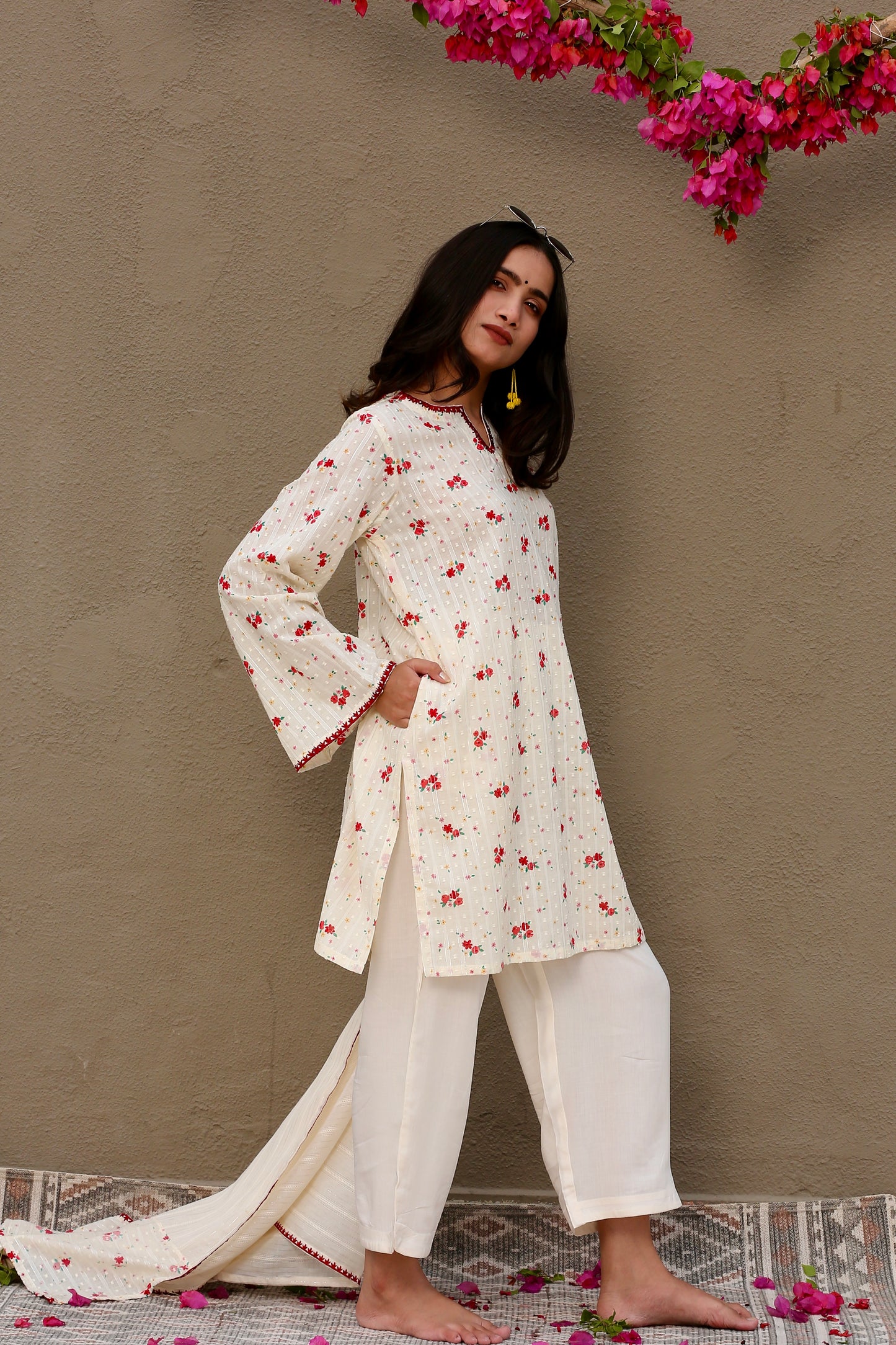 Off white & red printed short kurta, palazzo pants & dupatta (Set of 3)