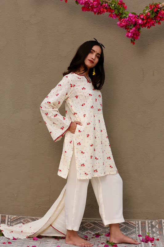 Off white & red printed short kurta, palazzo pants & dupatta (Set of 3)