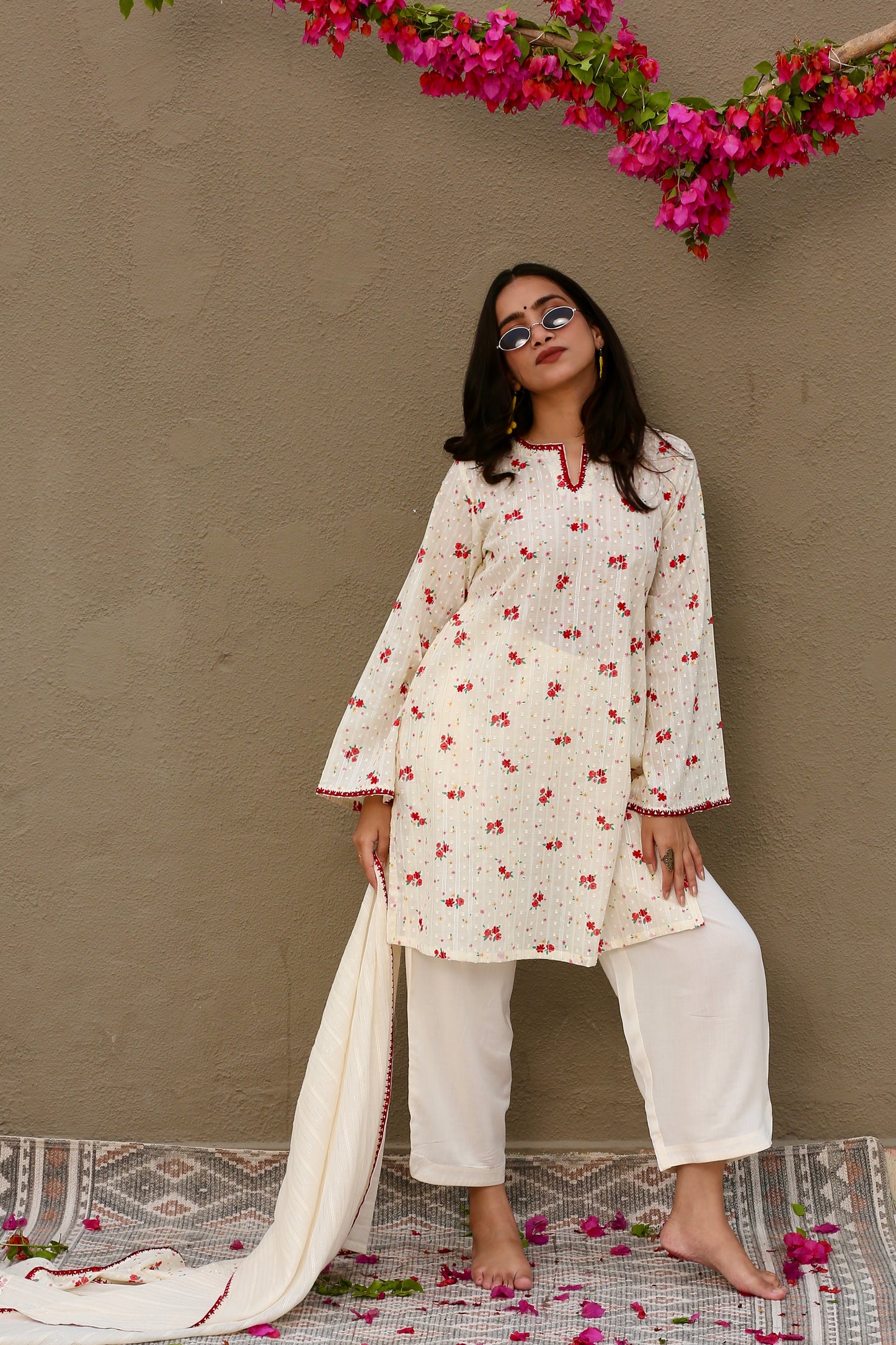 Off white & red printed short kurta, palazzo pants & dupatta (Set of 3)