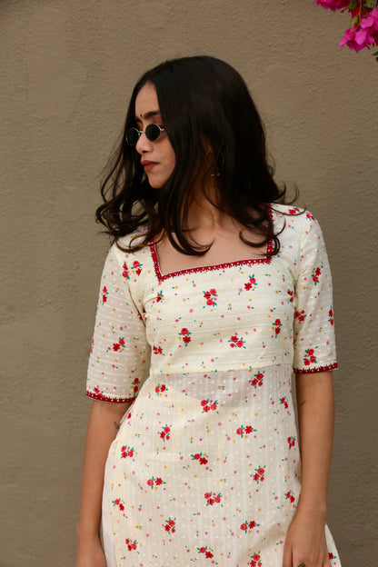 Off white & red printed kurta pants and dupatta