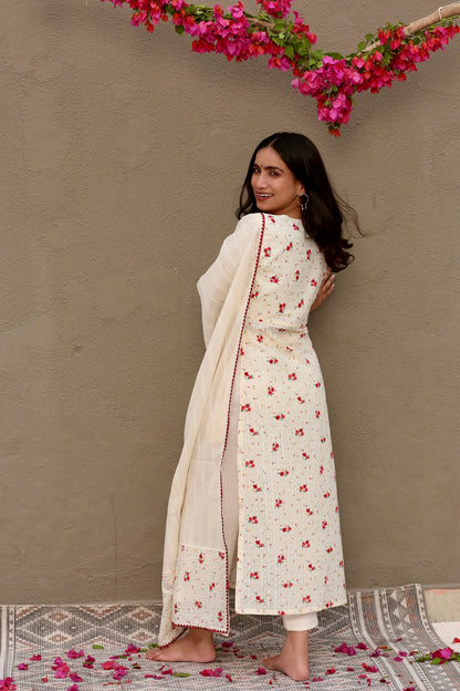 Off white & red printed kurta pants and dupatta