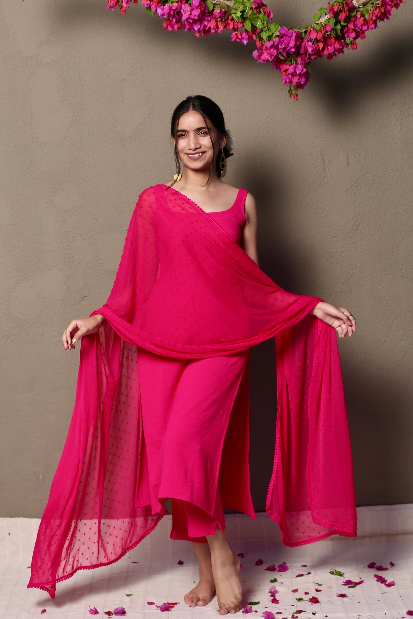 Hot pink sleeveless kurta pants & dupatta (Set of 3)