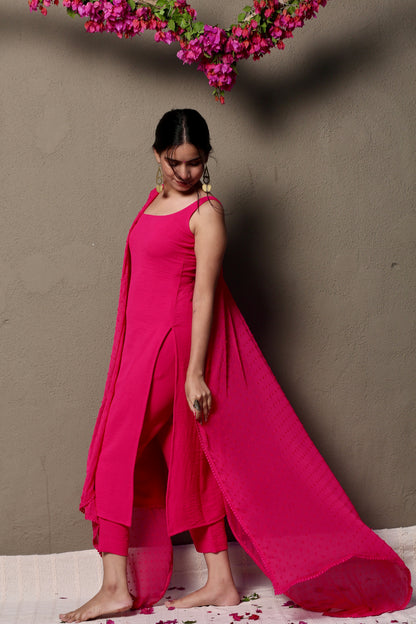 Hot pink sleeveless kurta pants & dupatta (Set of 3)