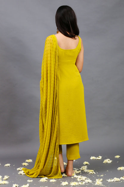 Lemon green sleeveless kurta pants & dupatta (Set of 3)