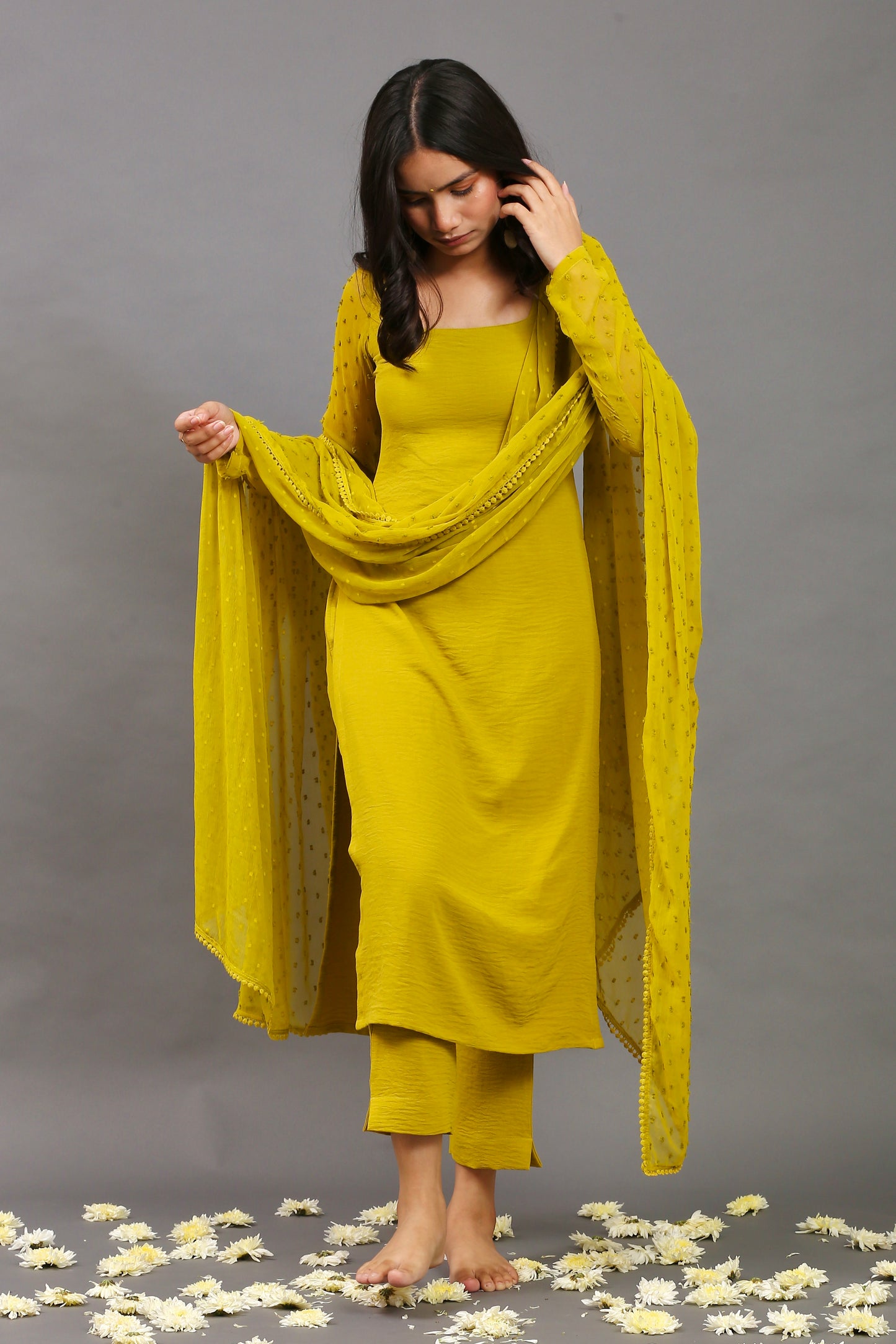 Lemon green full sleeves kurta pants & dupatta (Set of 3)