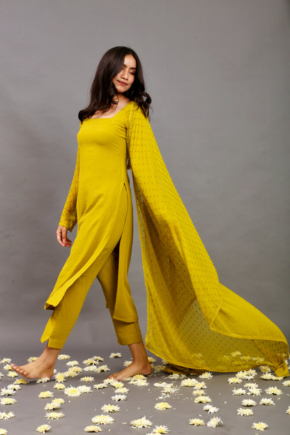 Lemon green full sleeves kurta pants & dupatta (Set of 3)