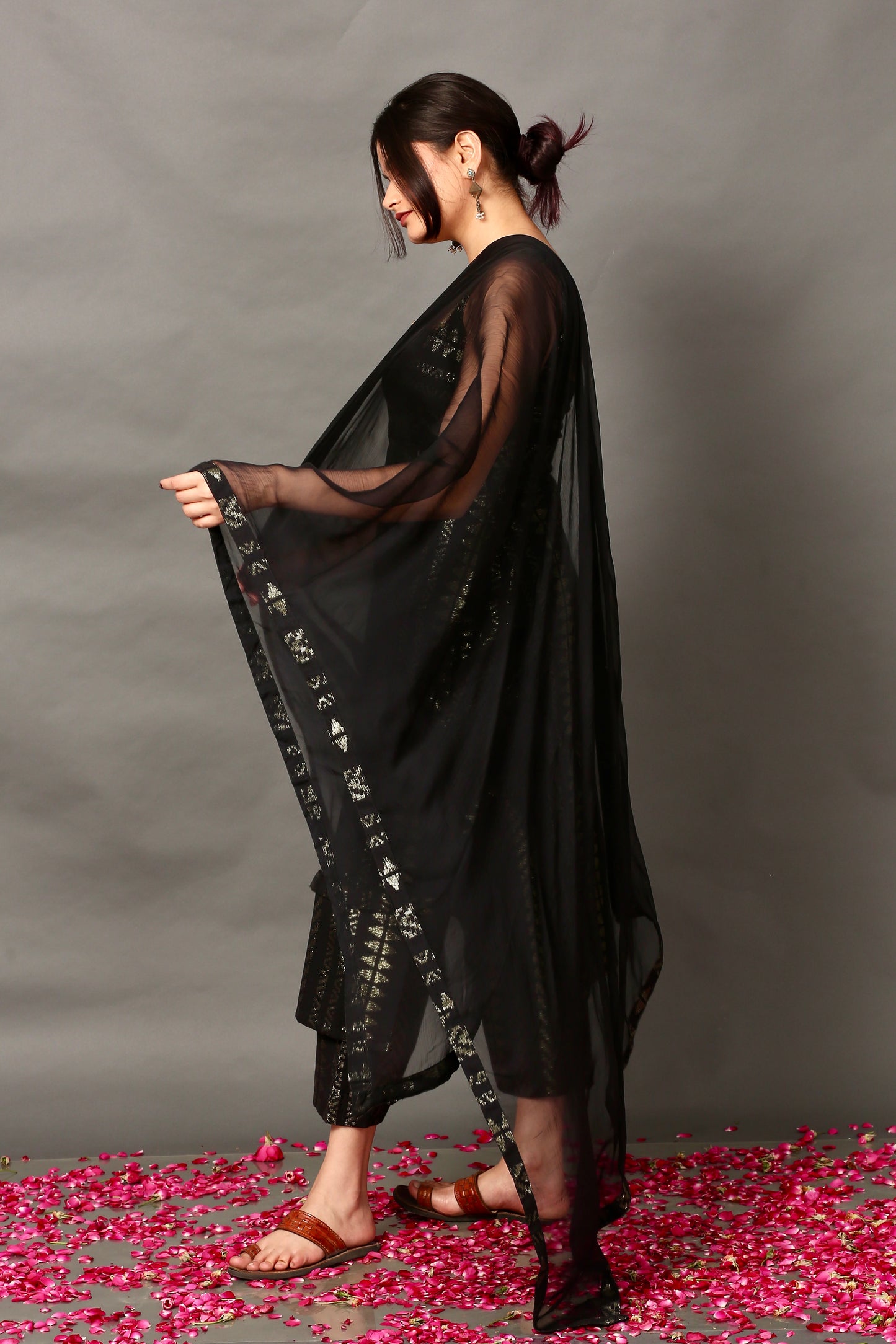 Midnight gold kurta set (sleevesless)