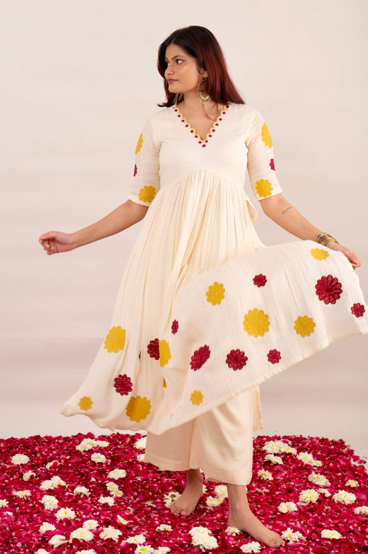 Off white floral embroidered patchwork kurta & pants set