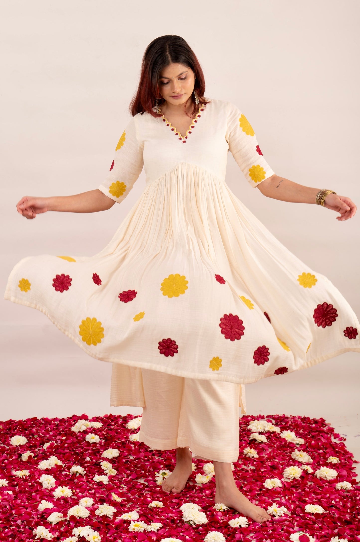 Off white floral embroidered patchwork kurta & pants set