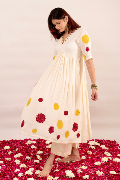 Off white floral embroidered patchwork kurta & pants set