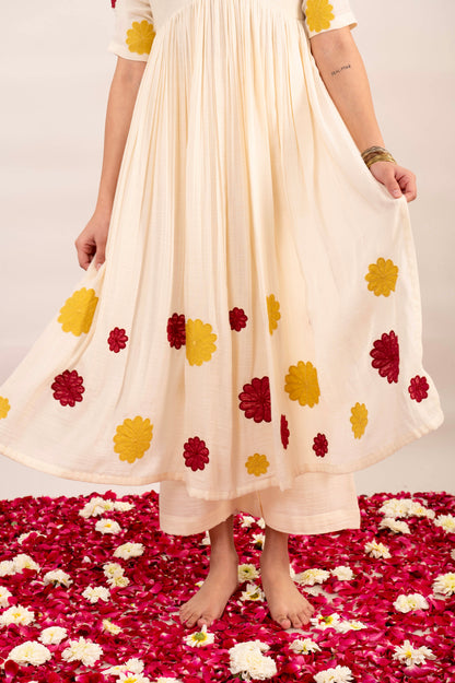 Off white floral embroidered patchwork kurta & pants set