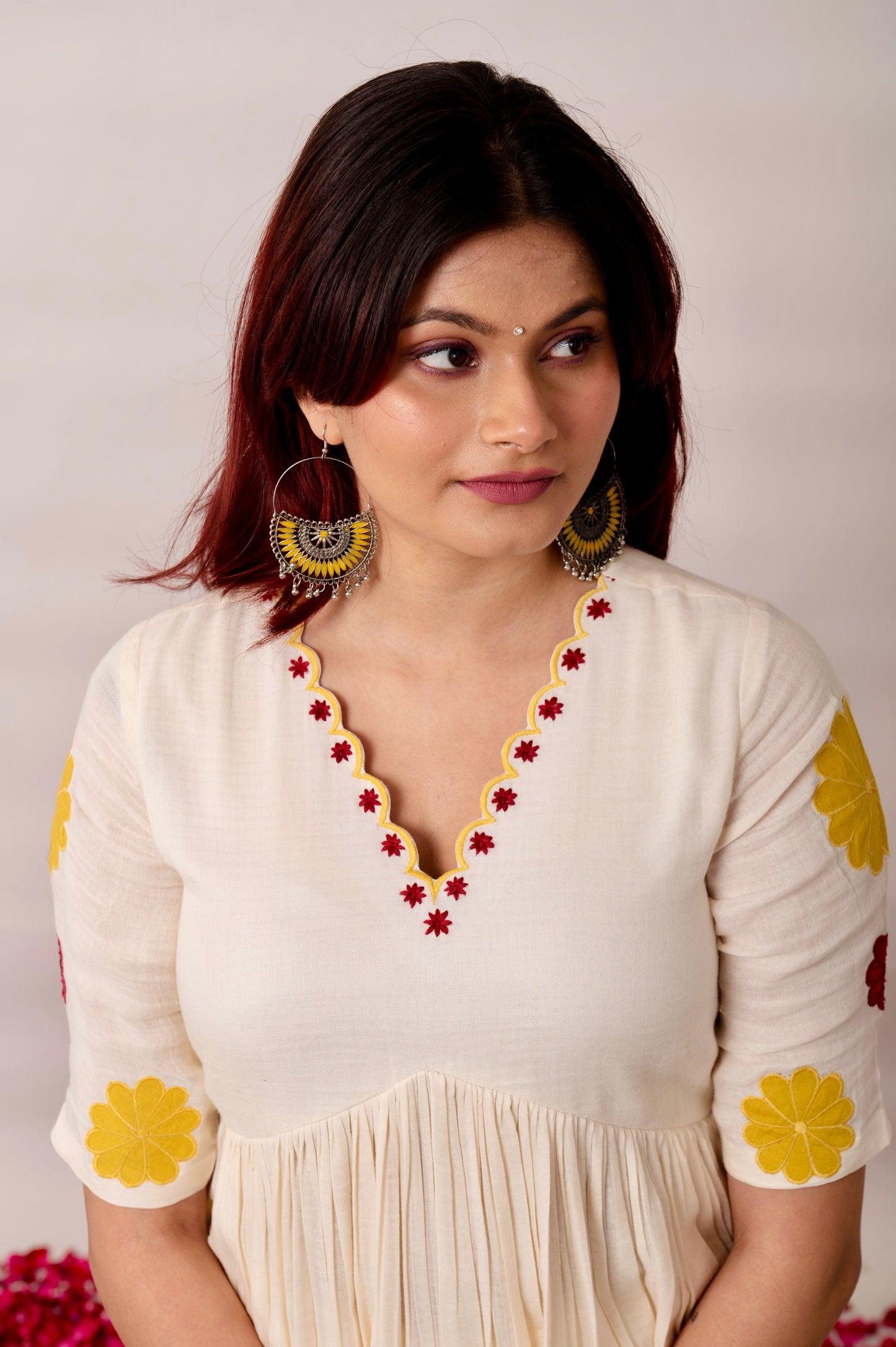 Off white floral embroidered patchwork kurta & pants set